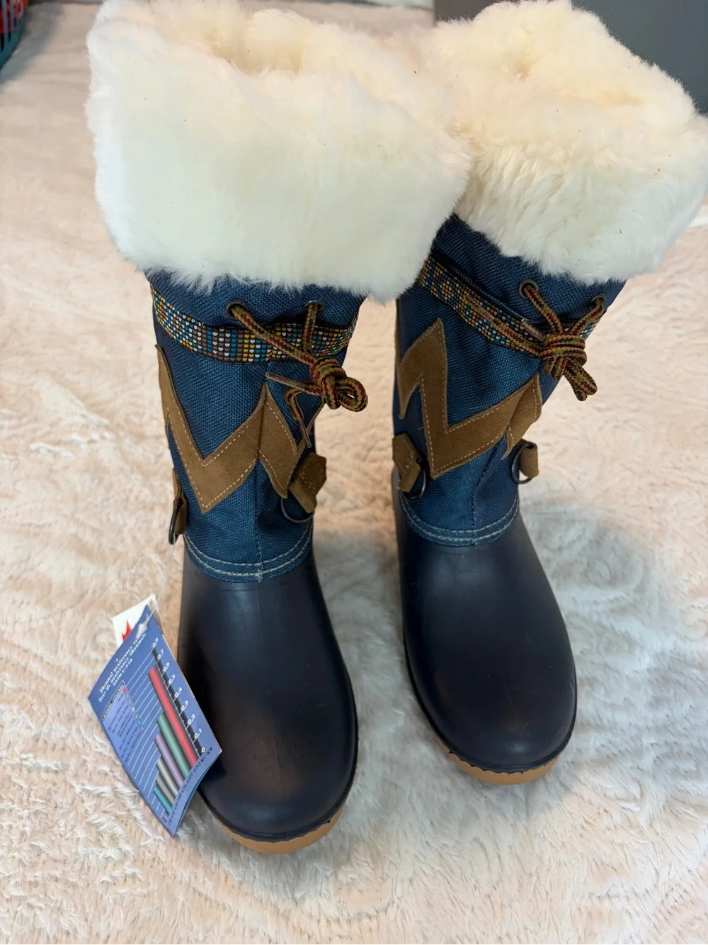 NWT Baffin Fleetek Winter Snow Boots with Faux Fur Made in Canada Navy Tan Sz 6